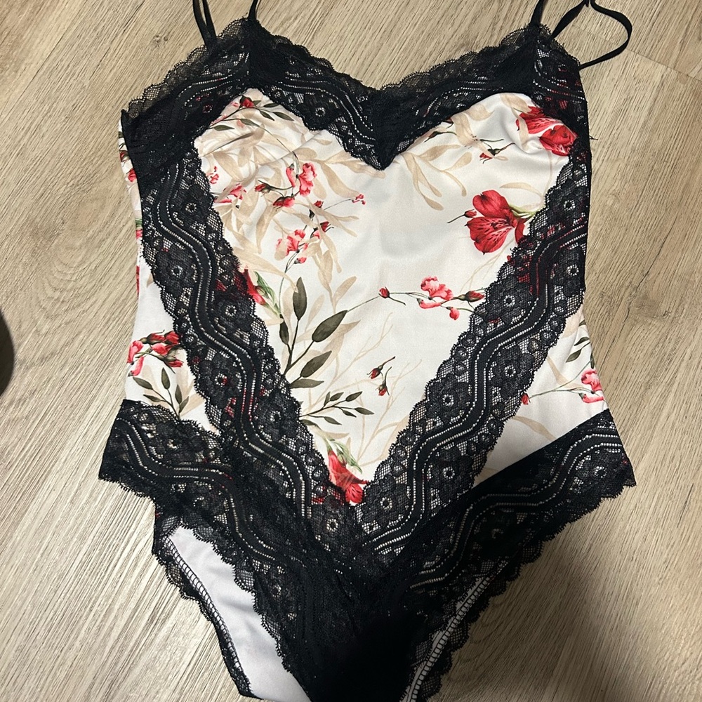 Floral Lace Trim Bodysuit - Black and Cream